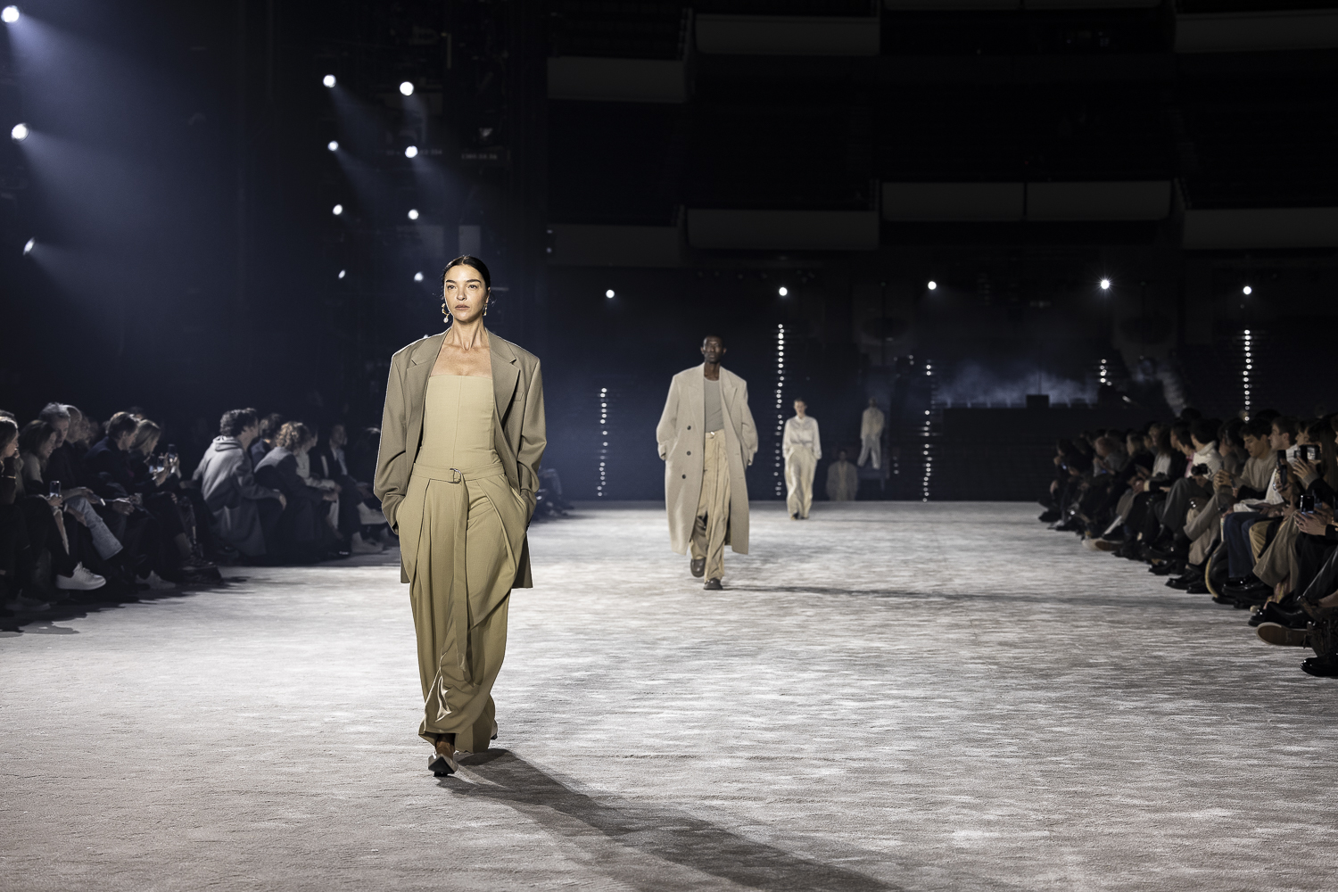 8_OBO_AMI_FW23_DEFILE_MODE_FASHIO_SHOW_LUXE_LUXURY_Stephane Deroussent AMI_FW2023-4530