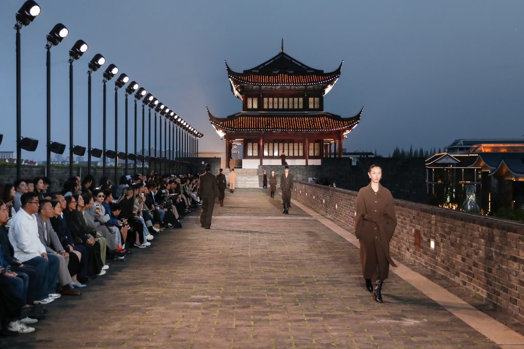 09_OBO_AMI_SUZHOU_CHINE_FASHION_SHOW_CATWALK_MODEL