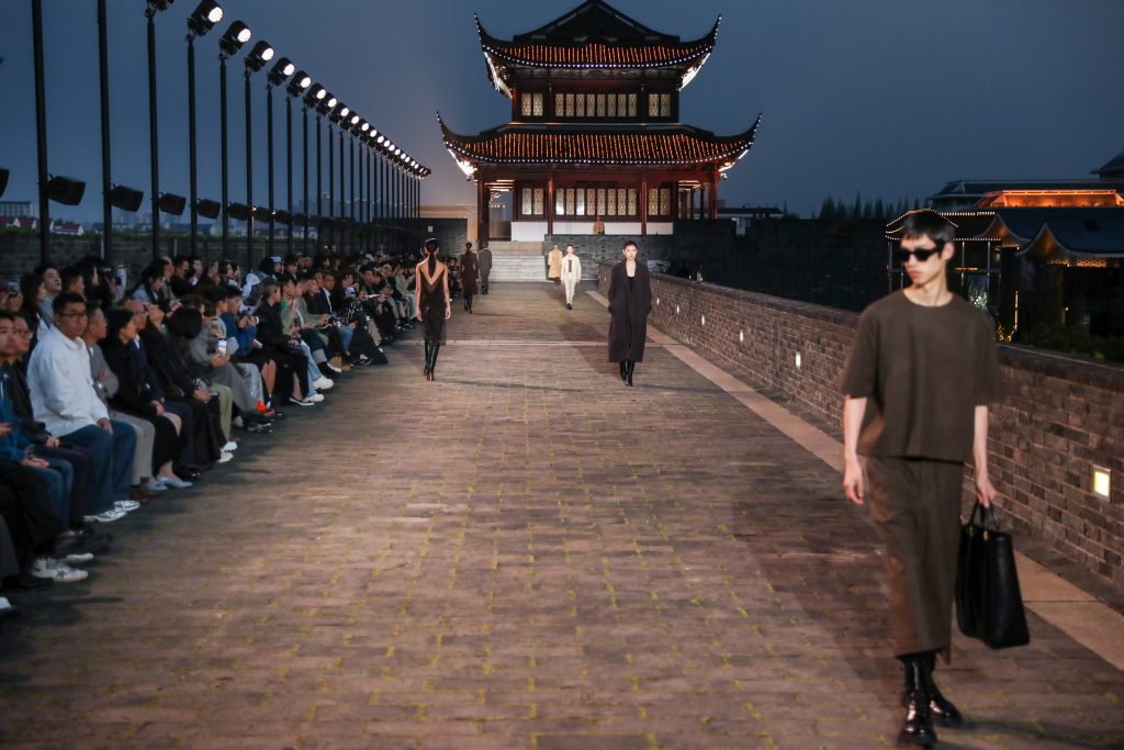 11_OBO_AMI_SUZHOU_CHINE_FASHION_SHOW_CATWALK_MODEL