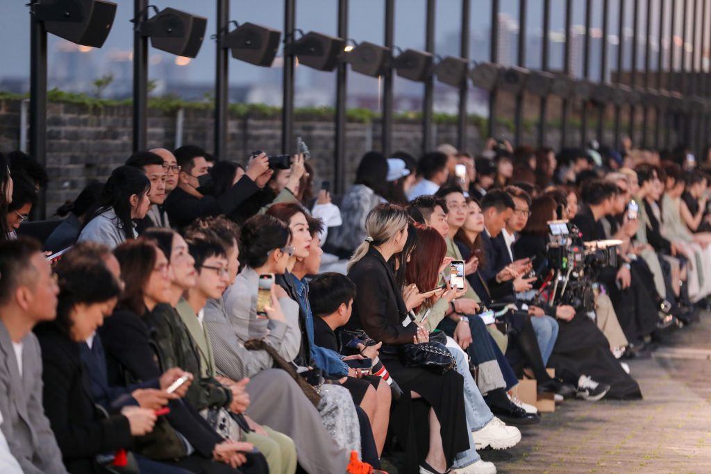 12_OBO_AMI_SUZHOU_CHINE_FASHION_SHOW_CATWALK_GUESTS