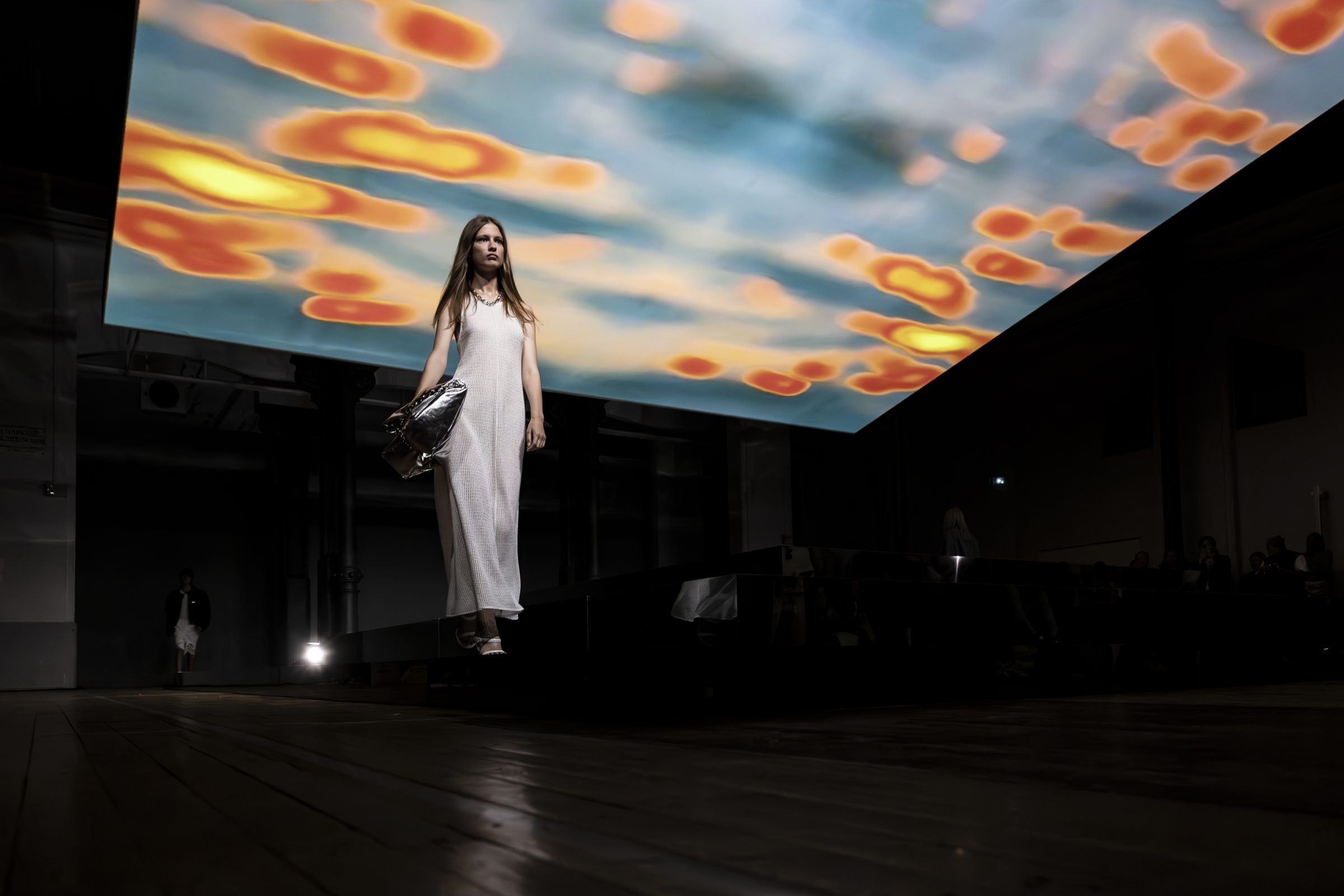 01_OBO_SYSTEM_DEFILE_MODE_FASHION_SHOW_MODEL_EVENT_SET_DESIGN_PRODUCTION