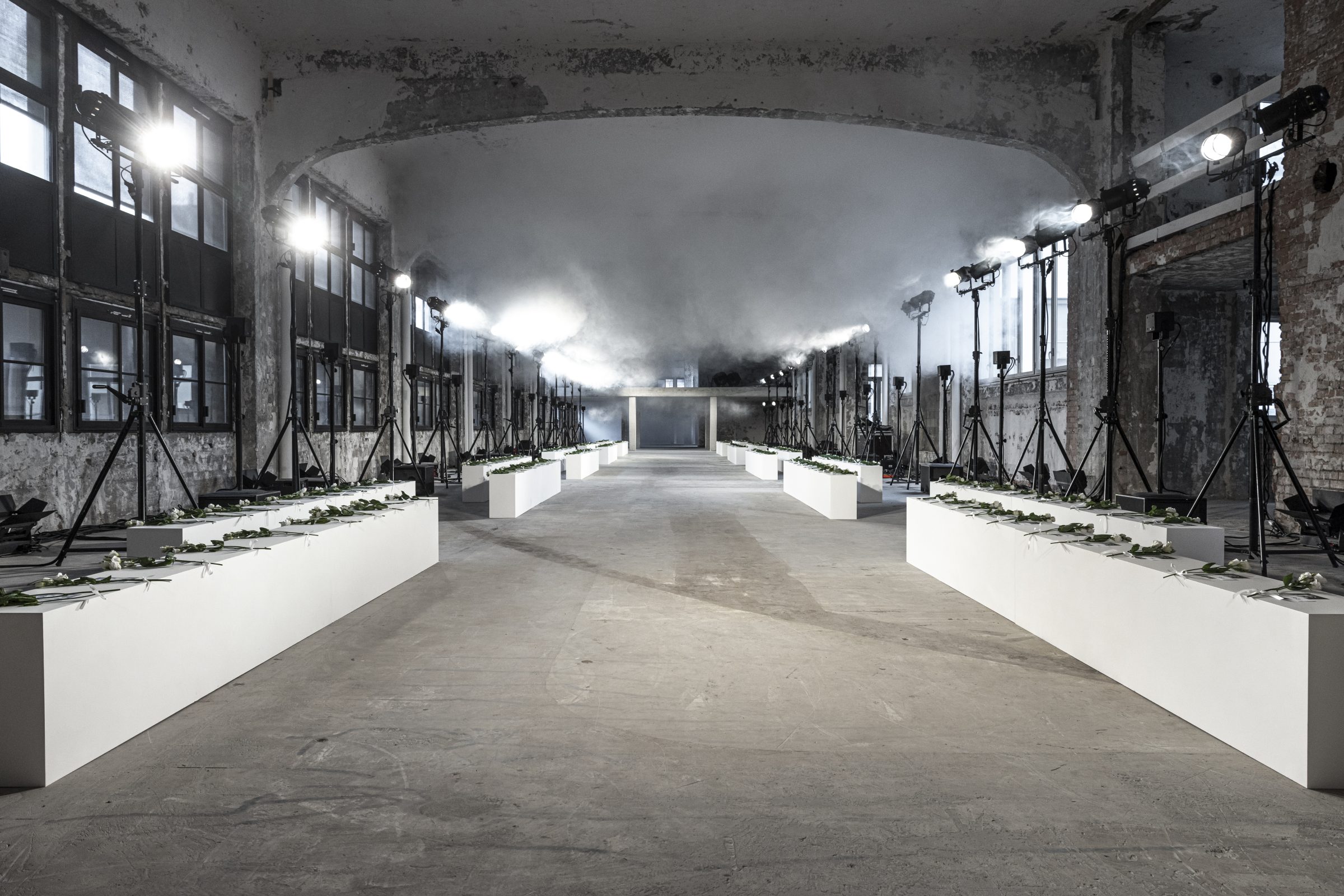 01_OBO_SYSTEM_DEFILE_MODE_FASHION_SHOW_PRODUCTION_STEPHANE DEROUSSENT