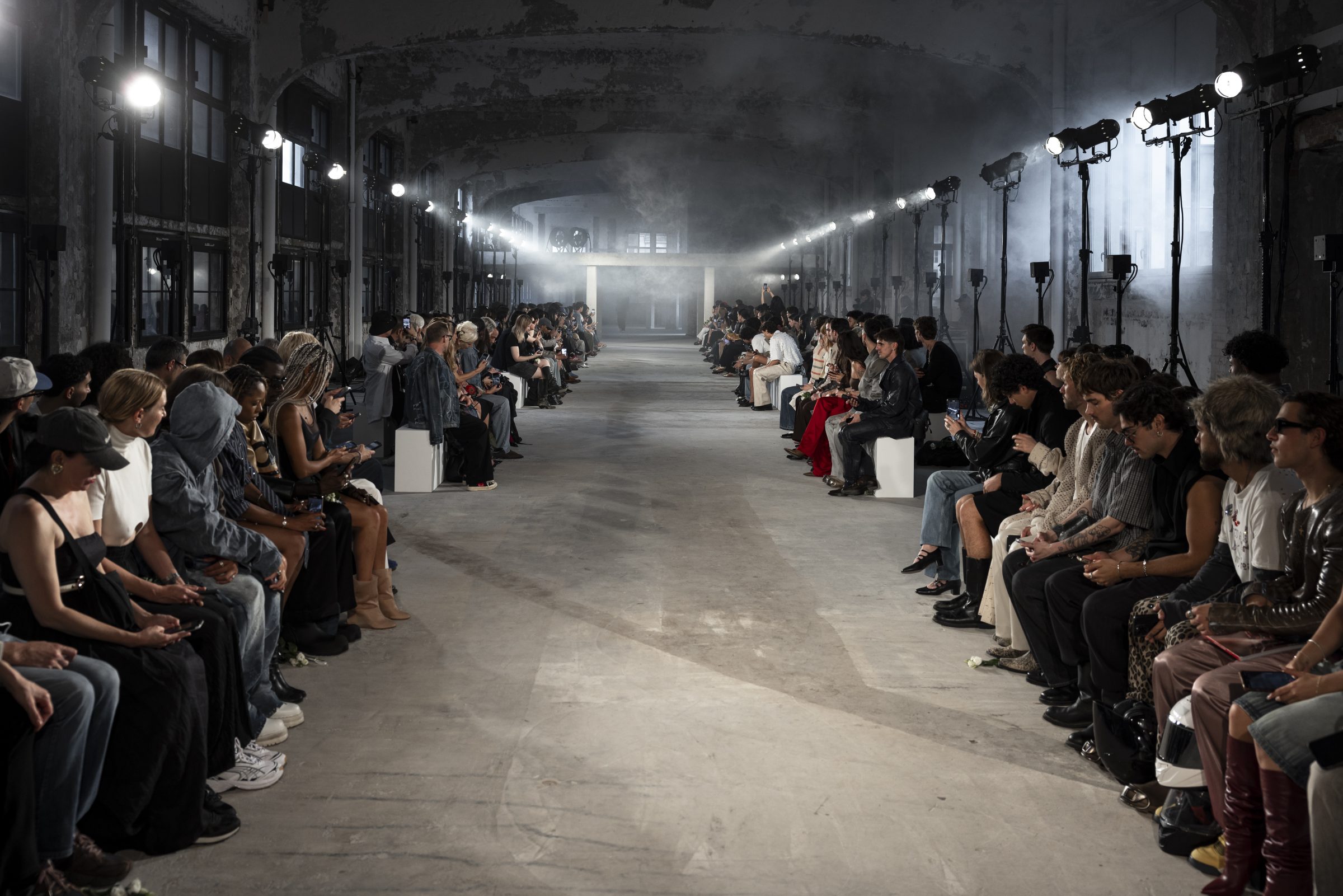 02_OBO_SYSTEM_DEFILE_MODE_FASHION_SHOW_PRODUCTION_STEPHANE DEROUSSENT