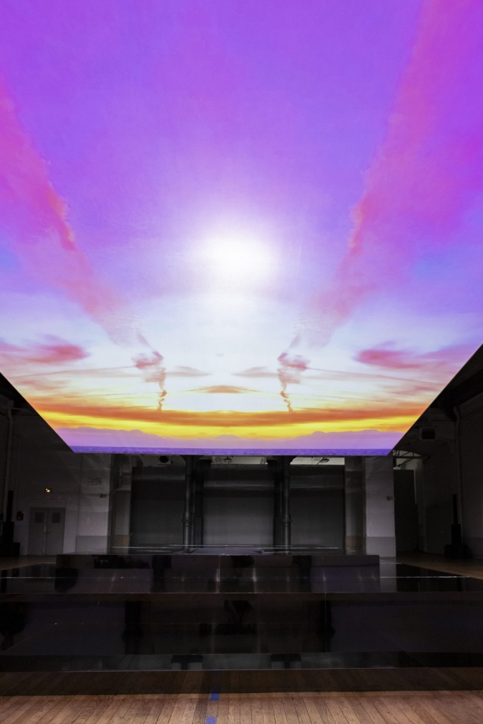 14_OBO_SYSTEM_DEFILE_MODE_FASHION_SHOW_MODEL_EVENT_SET_DESIGN_PRODUCTION