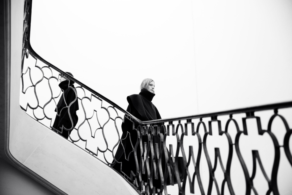 17_OBO_THE_ROW_BACKSTAGE_MODEL_FASHION_SHOW_PRODUCTION_DEFILE_MODE_FW23 _MATHIEU_BAUMER