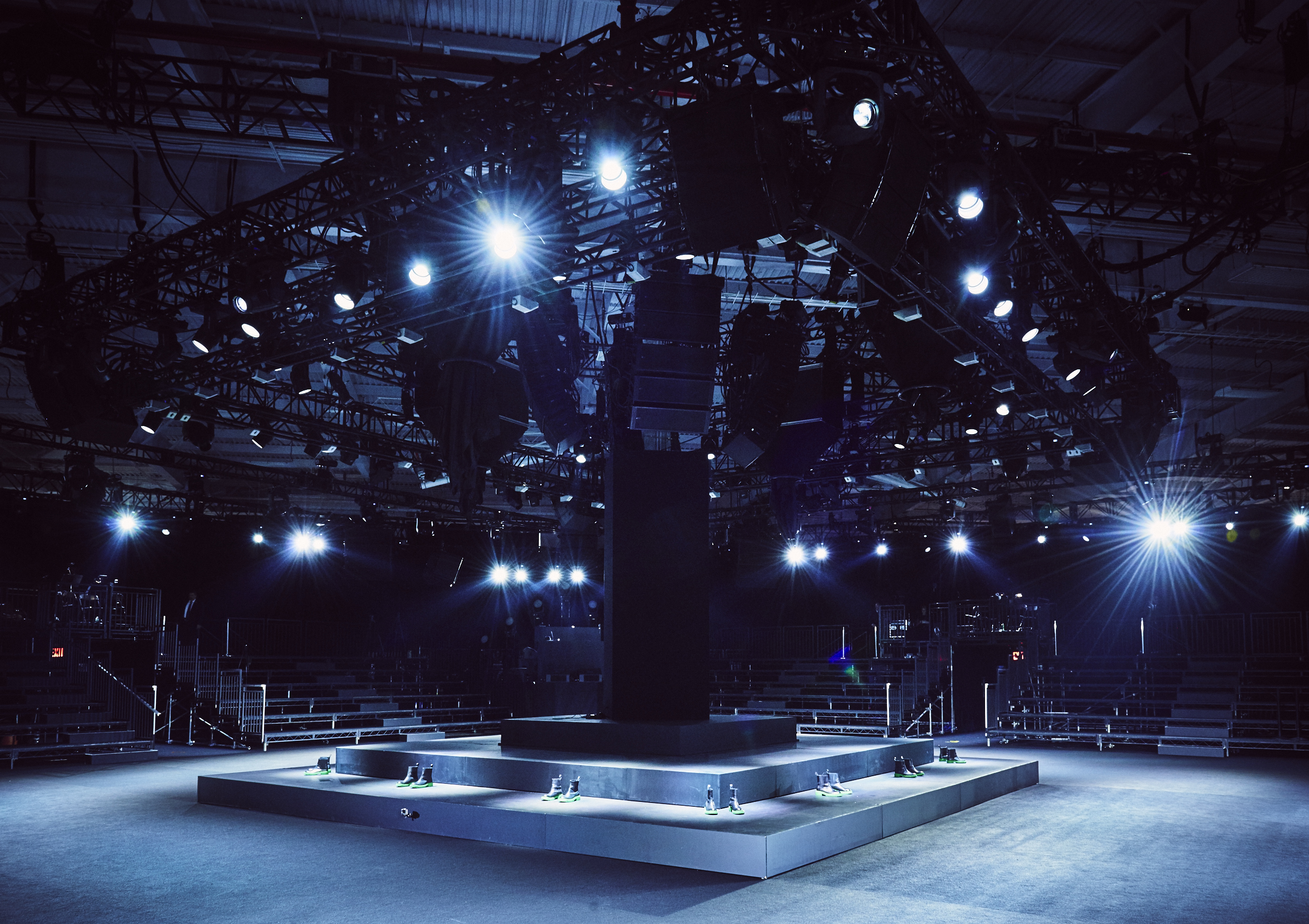 01_OBO_NYC_KenzoH&M_EVENT_FASHION_SHOW_production_0070
