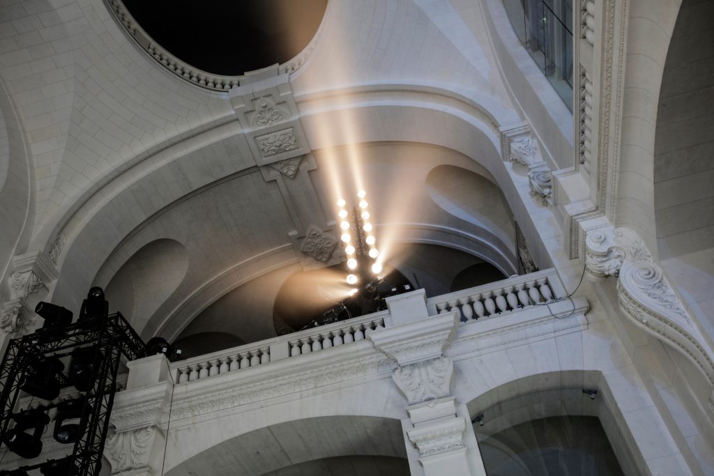 01_OBO_POIRET_FASHION_SHOW_PRODUCTION_LIGHT-DESIGN_MATHIEU BAUMER
