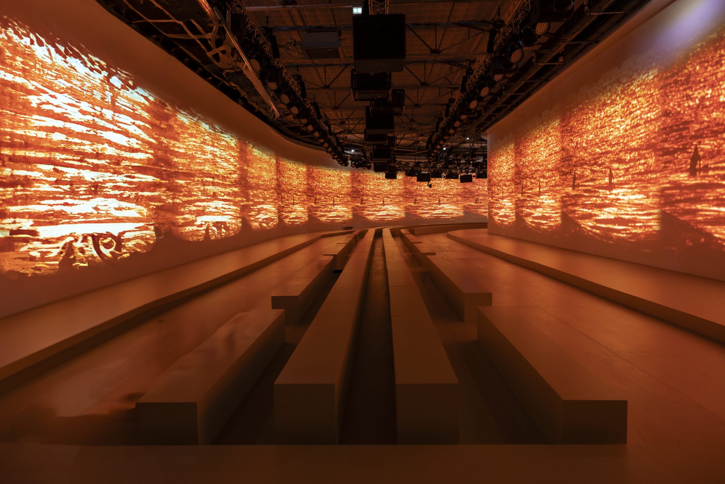 01_OBO_ZIMMERMANN_SHOW_PRODUCTION_SS25