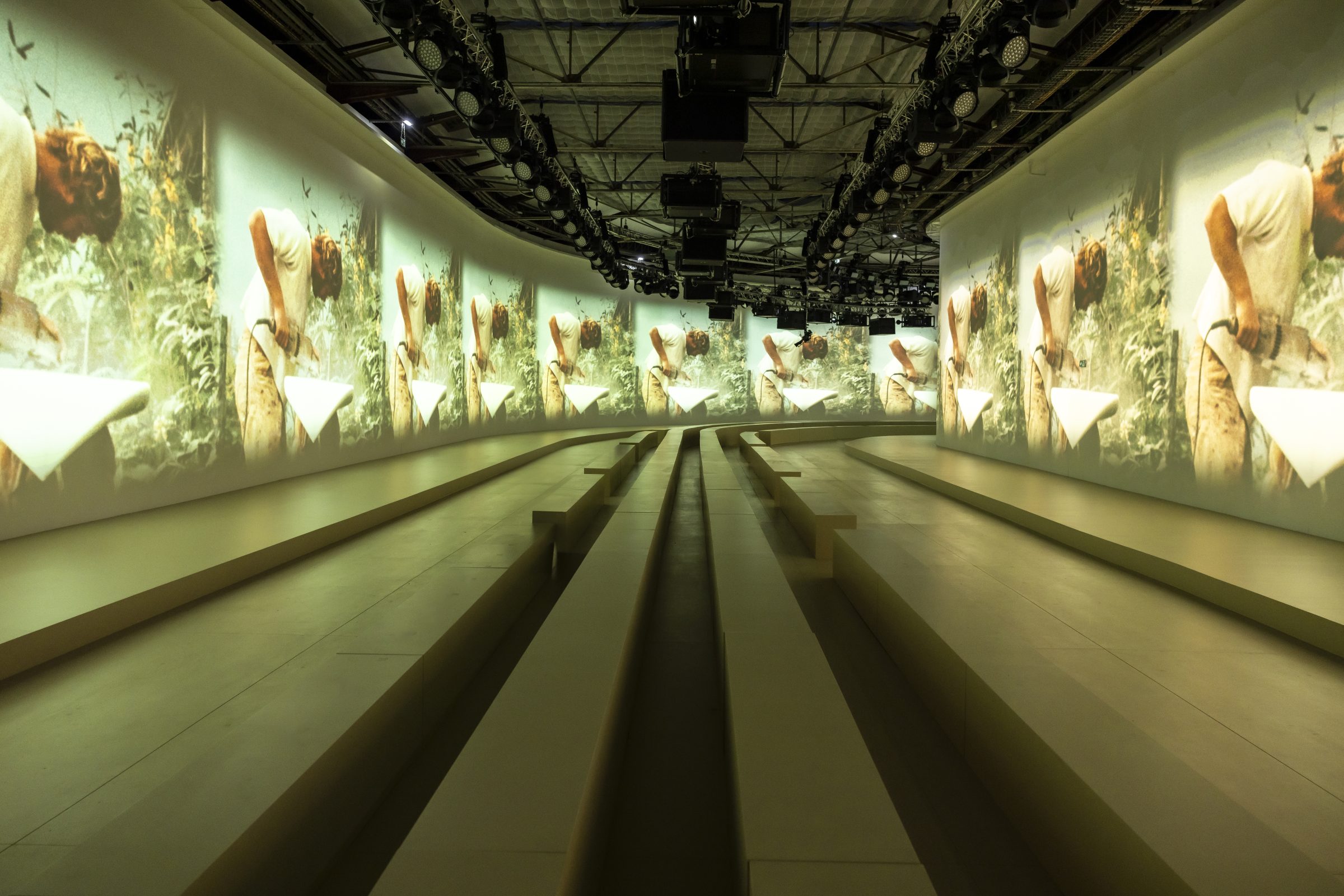 03_OBO_ZIMMERMANN_SHOW_PRODUCTION_SS25