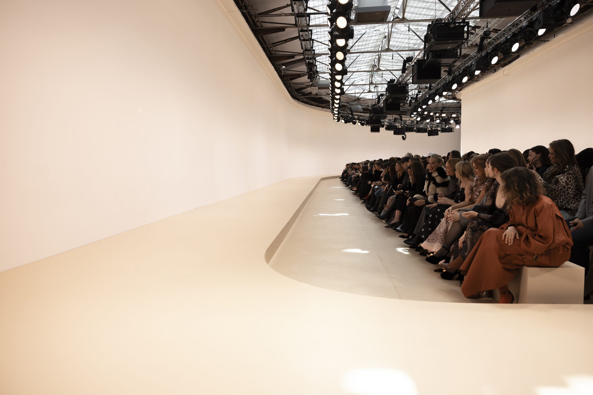 11_OBO_ZIMMERMANN_SHOW_PRODUCTION_SS25