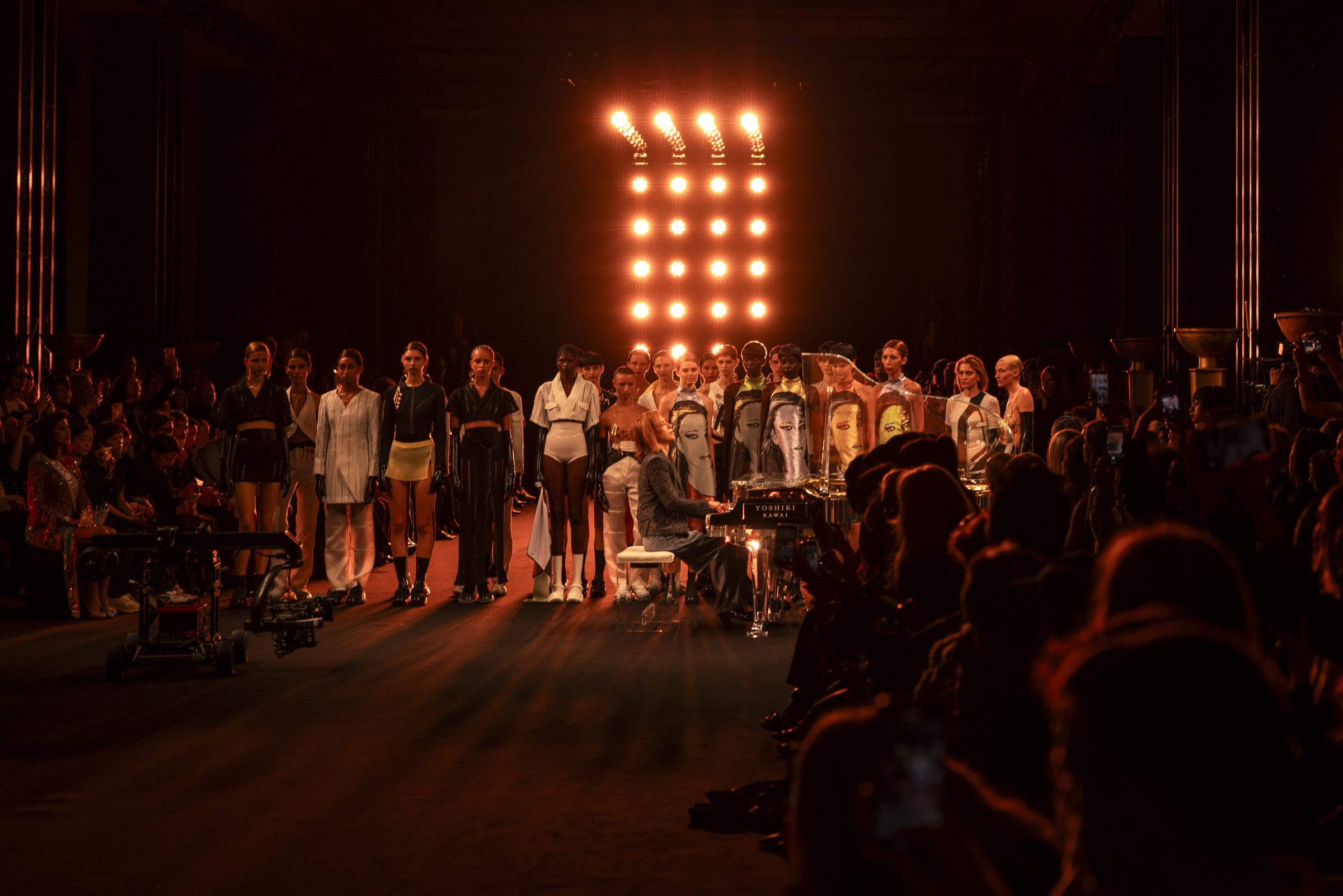 OBO_YOSHIKI_FASHION_SHOW_SCENOGRAPHY_SS25_-0916
