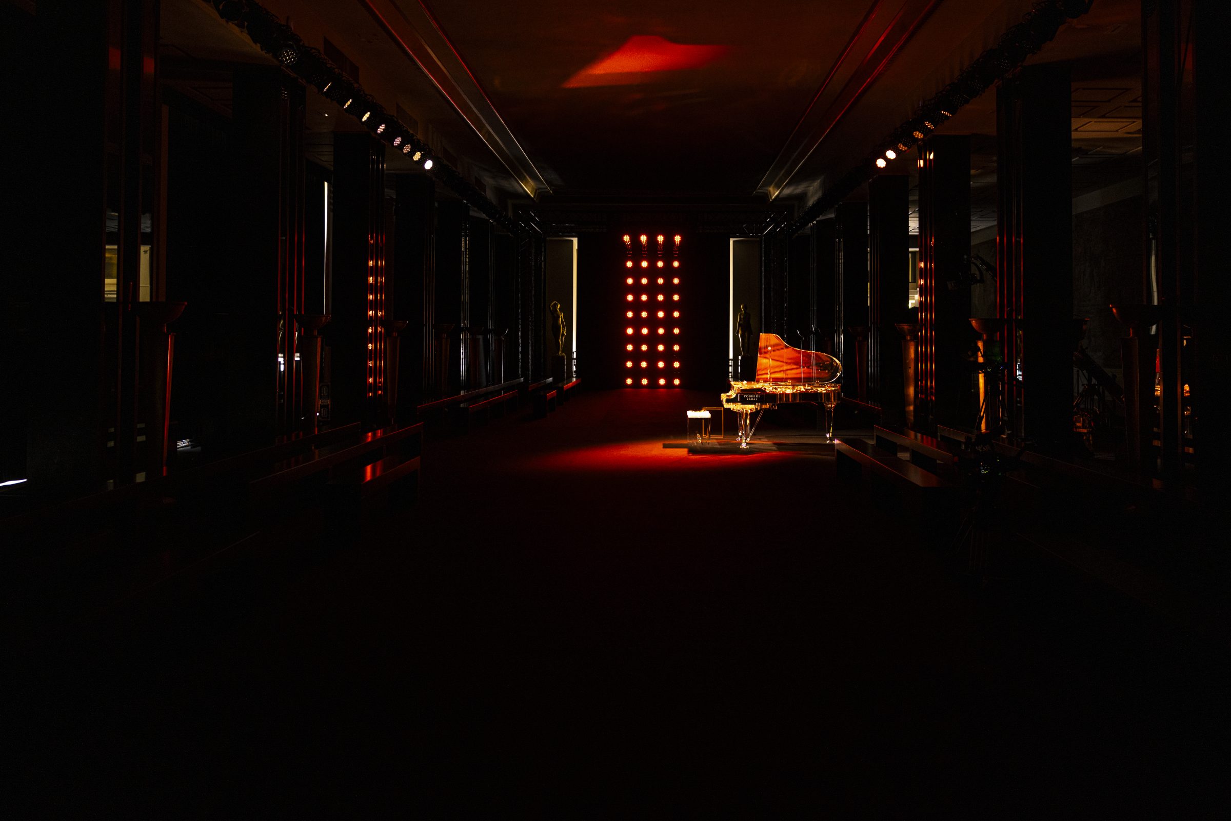 OBO_YOSHIKI_FASHION_SHOW_SCENOGRAPHY_SS25_-9949