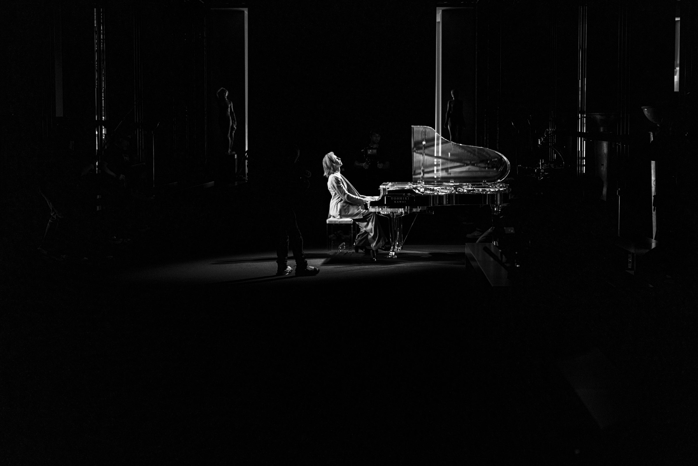 OBO_YOSHIKI_FASHION_SHOW_SCENOGRAPHY_SS25_0045