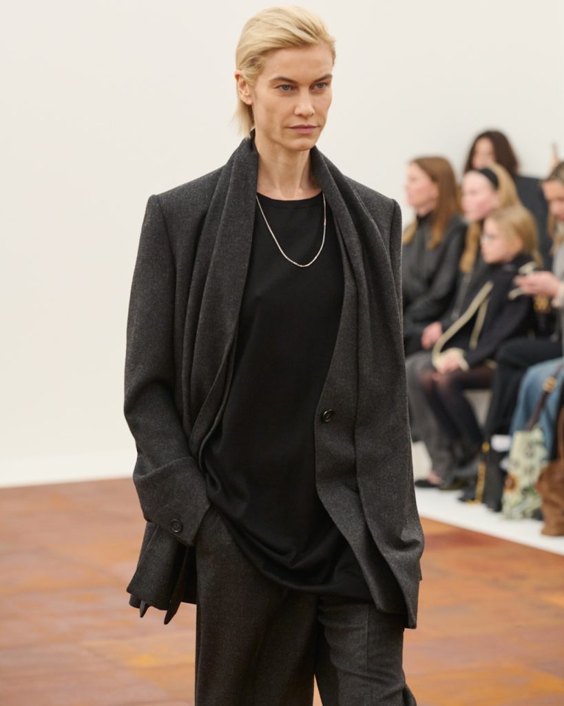 4x5_TOTEME_FW25_RUNWAY_18