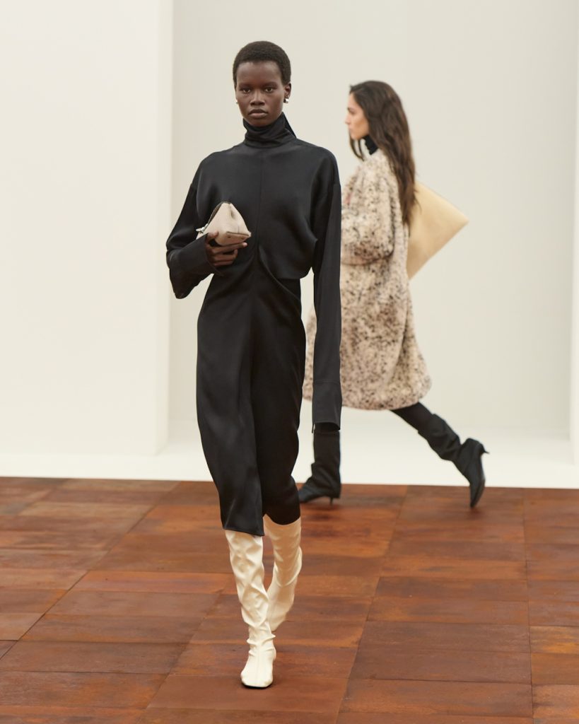 4x5_TOTEME_FW25_RUNWAY_26