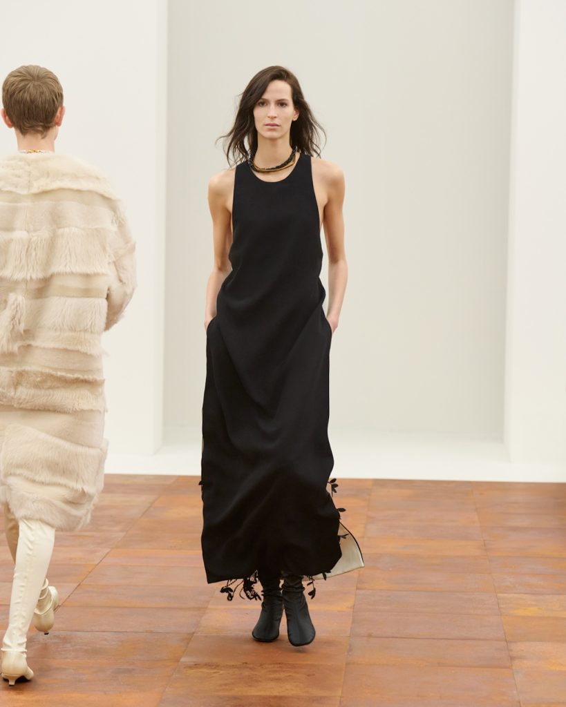 4x5_TOTEME_FW25_RUNWAY_29