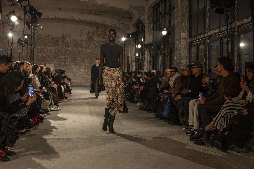 OBO_AMI_MEN'S FW 25_CG4_2201..25_STEPHANE DEROUSSENT_INSTA42