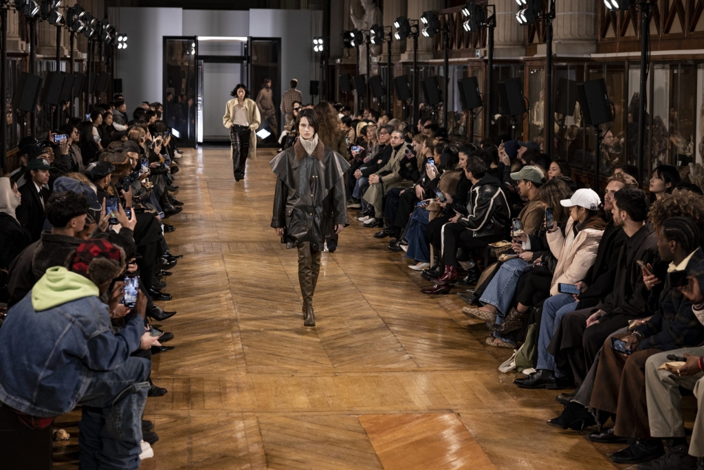 OBO_SYSTEM_MEN'S FW 25_GALERIE DE LA MINERALOGIE_23.01.25_STEPHANE DEROUSSENT_HD21