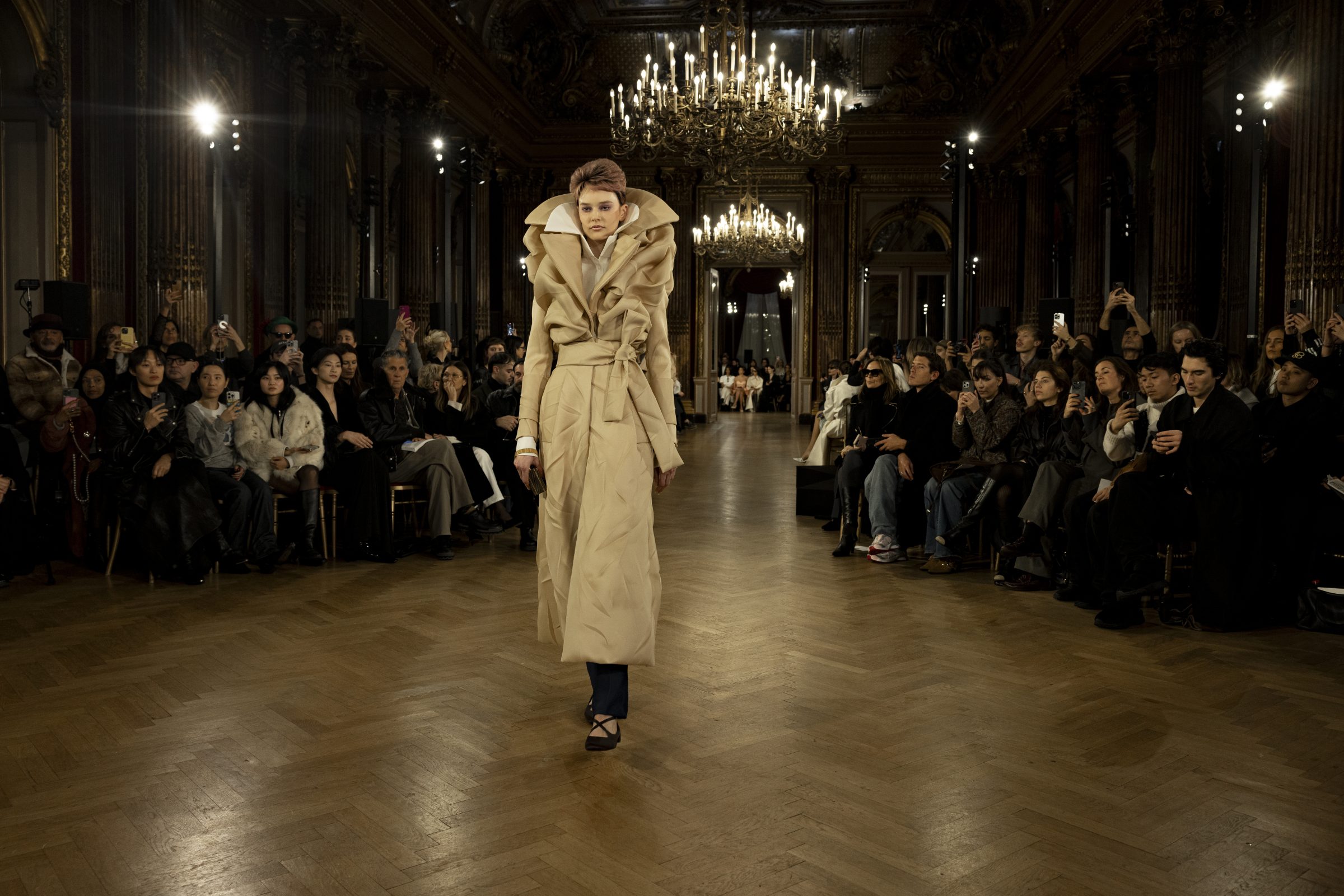 STEPHANE DEROUSSENT VIKTOR&ROLF H.C. p-é25 HD-8756