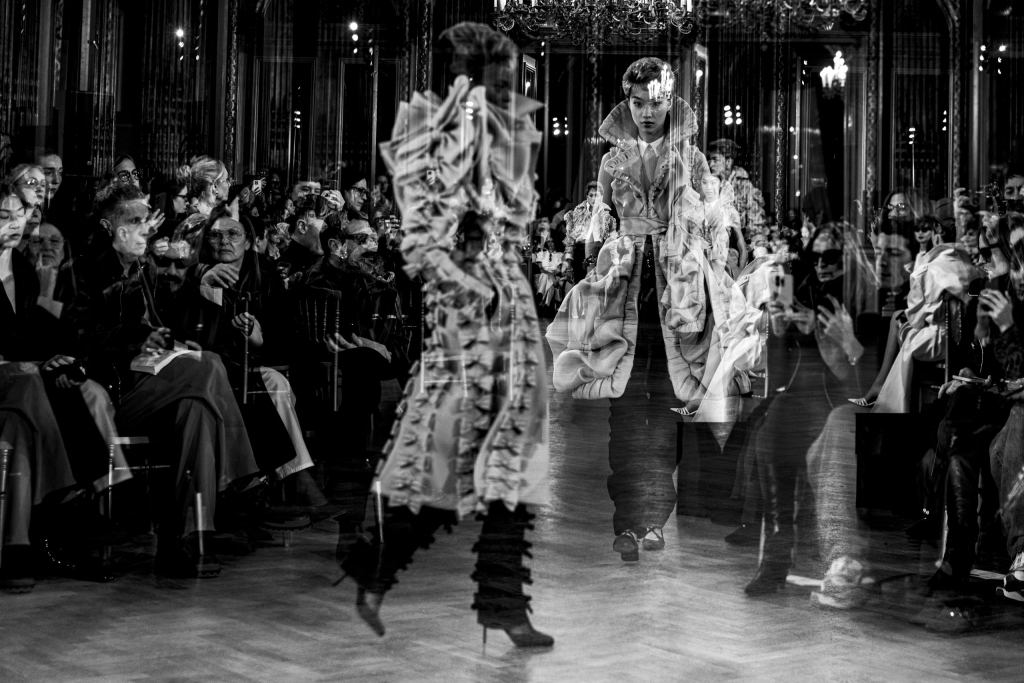 STEPHANE DEROUSSENT VIKTOR&ROLF H.C. p-é25 HD-8790