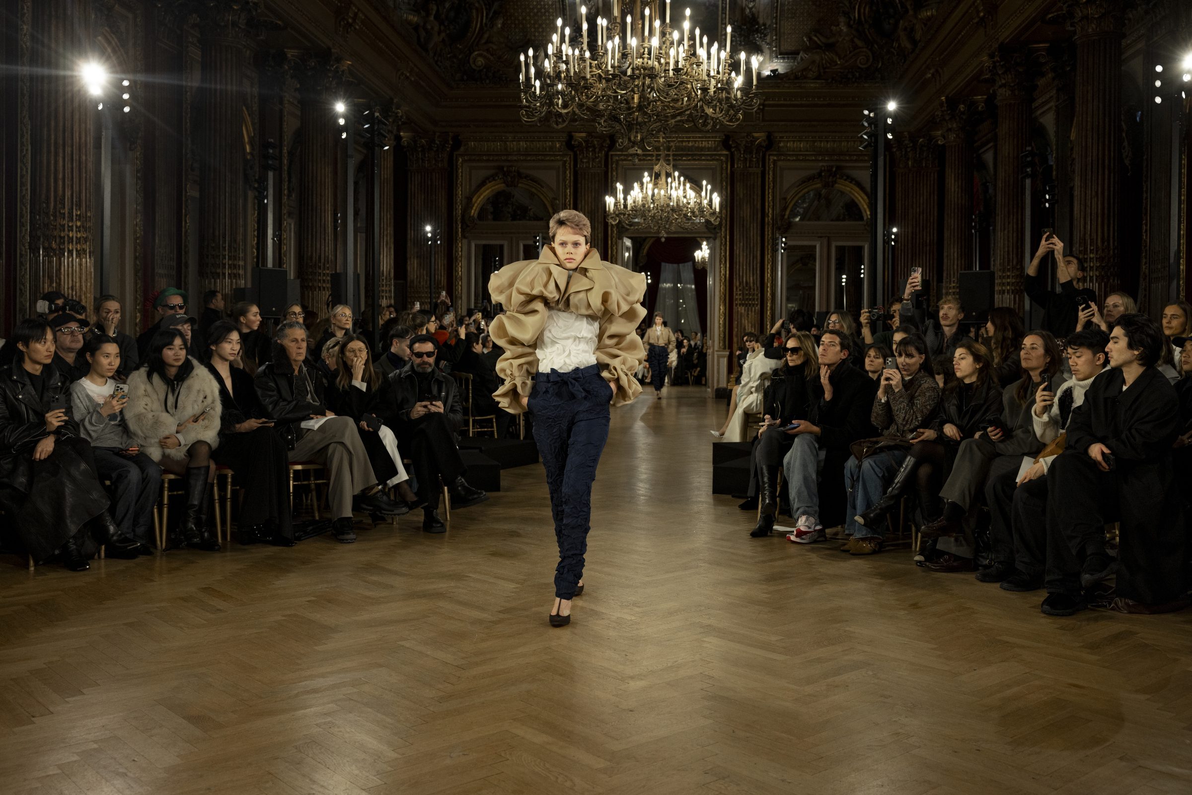 STEPHANE DEROUSSENT VIKTOR&ROLF H.C. p-é25 HD-8864
