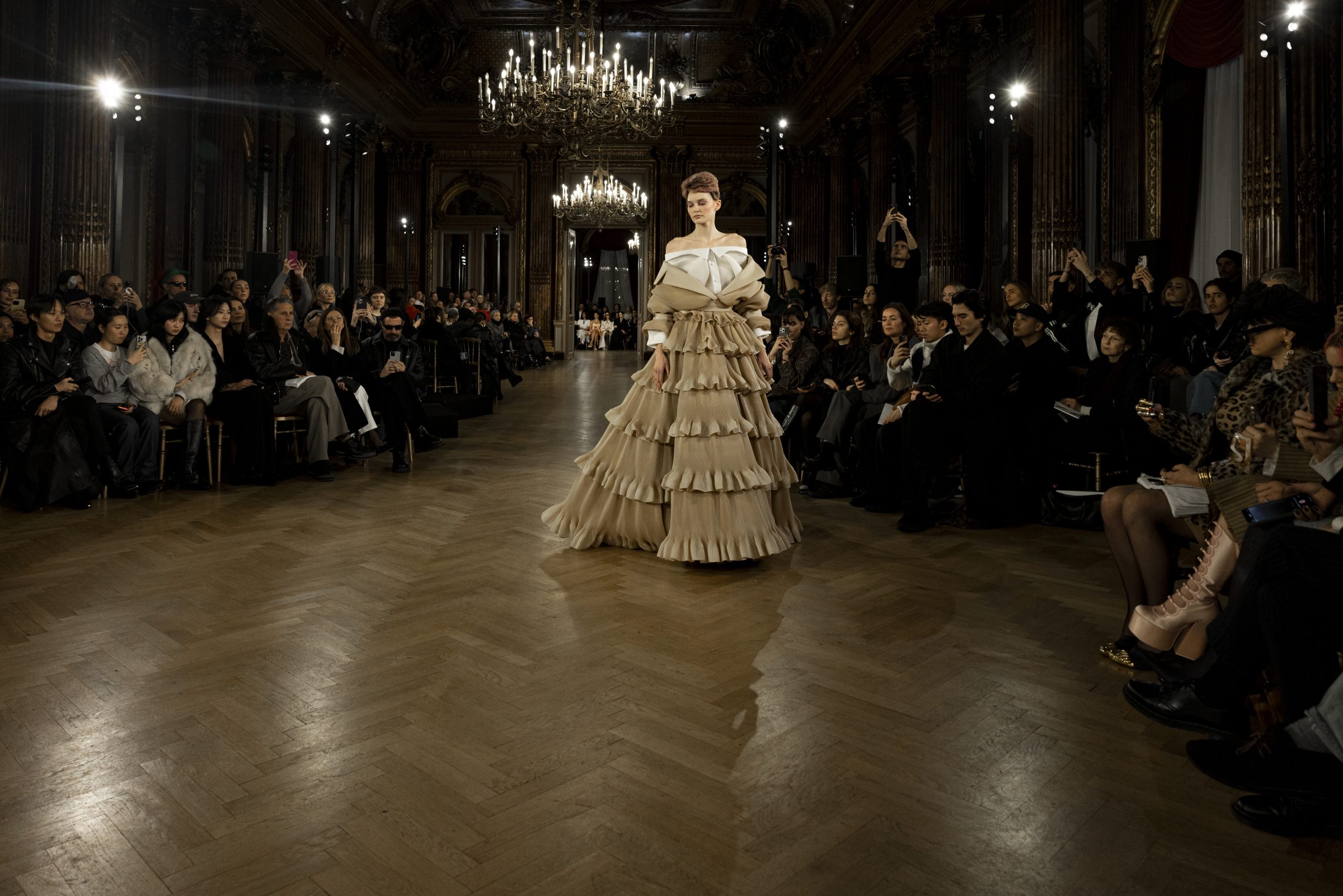 STEPHANE DEROUSSENT VIKTOR&ROLF H.C. p-é25 HD-9152