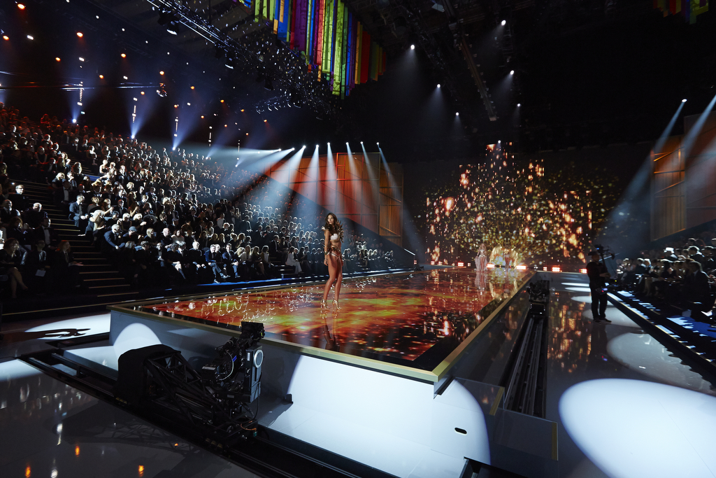 VS-021214-SHOW-8