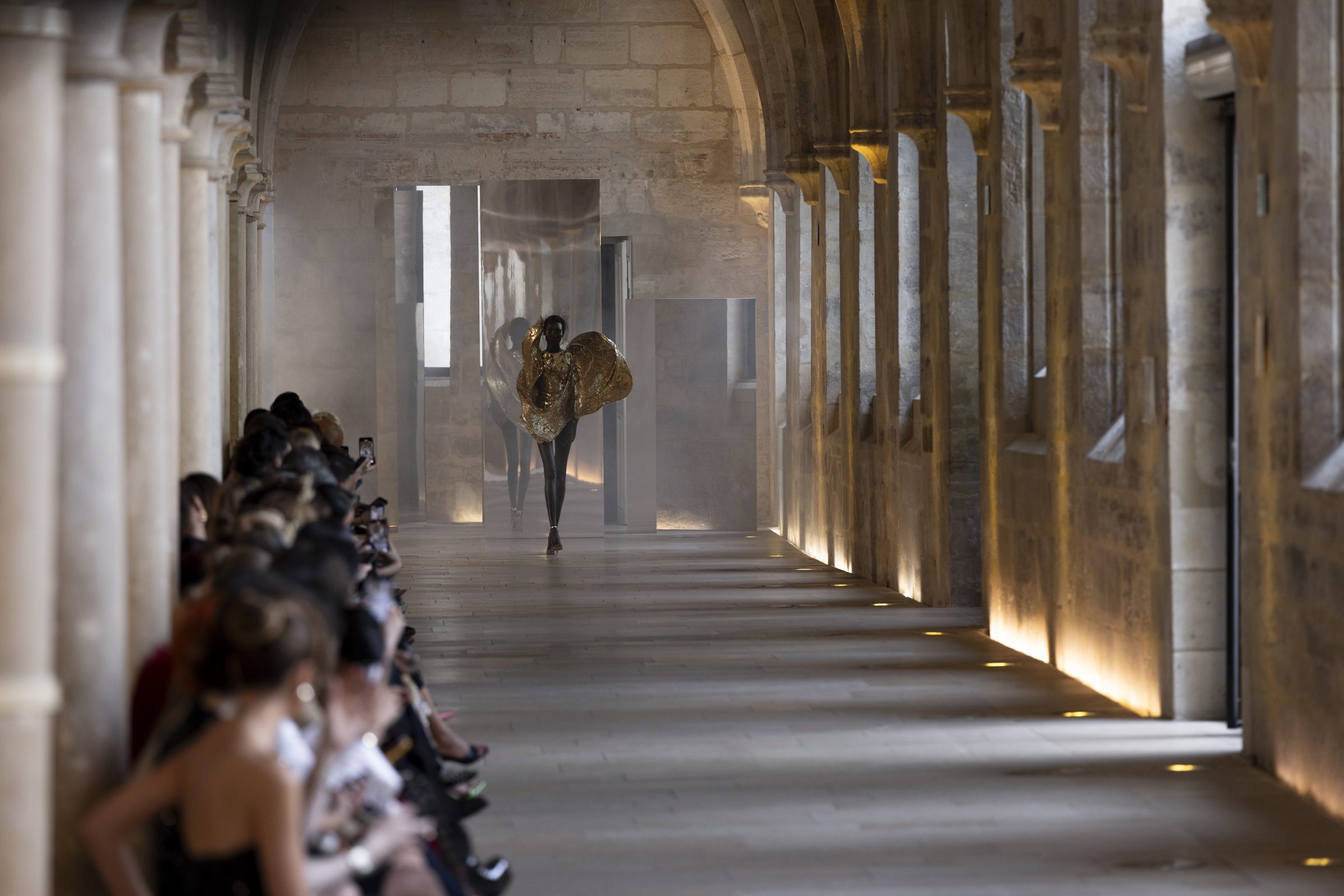 STEPHANE DEROUSSENT RAHUL MISHRA H.C. ah25 HD-1923
