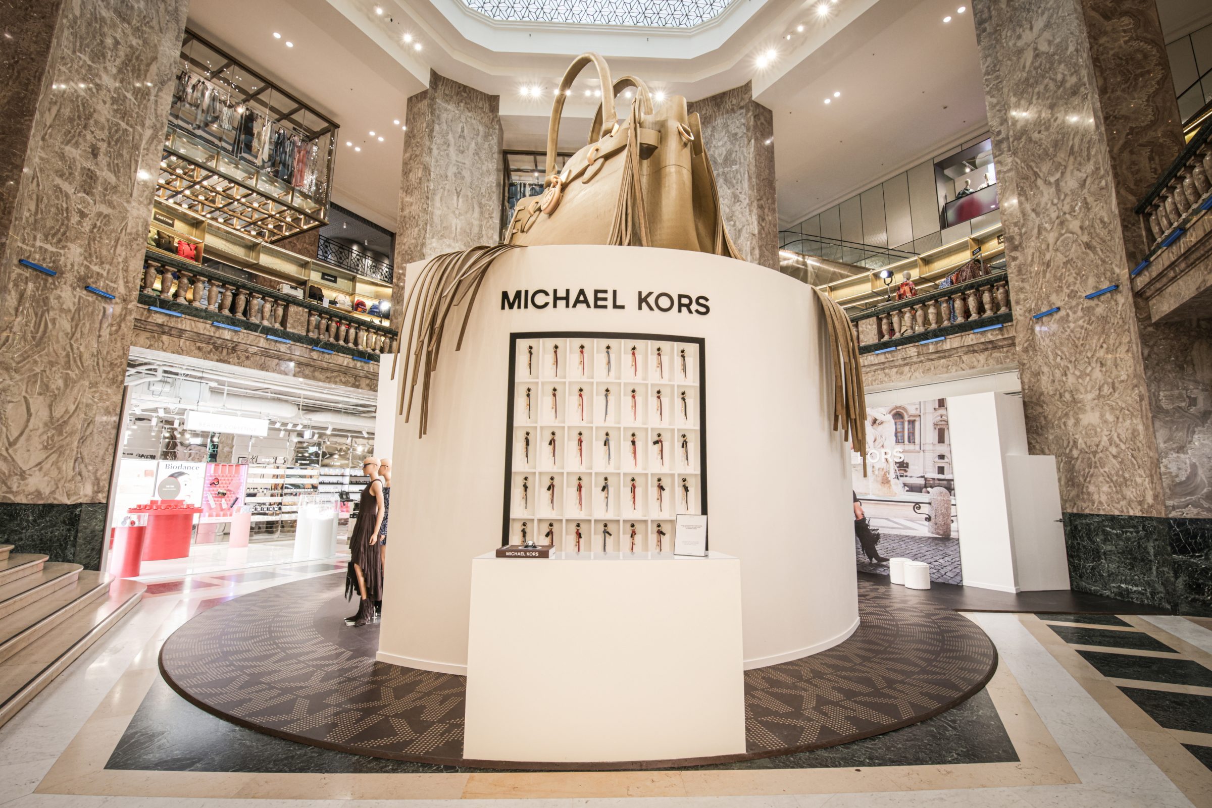 OBO_MICHAEL KORS_POPUP GL LAFAYETTE CHAMPS ELYSEES_SEPT 25_1