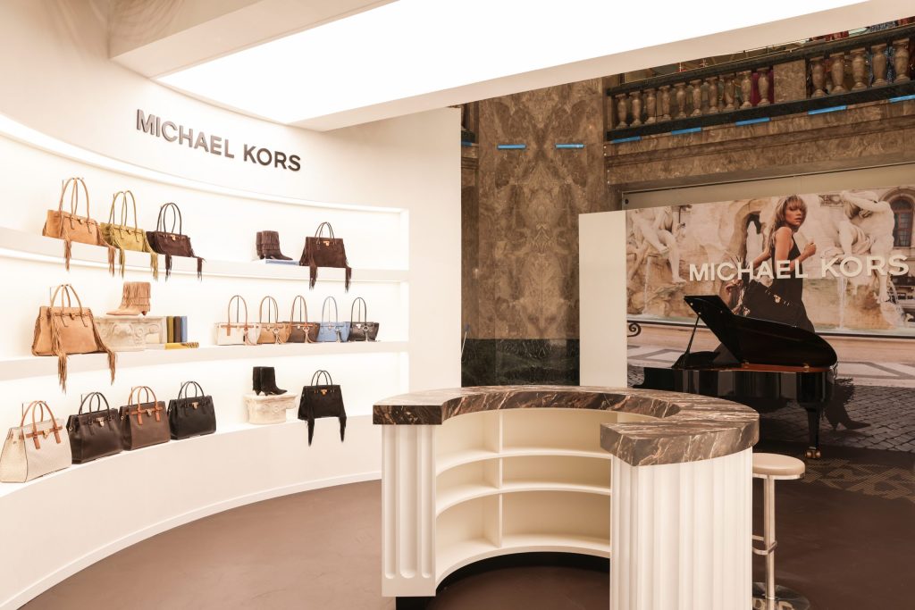 OBO_MICHAEL KORS_POPUP GL LAFAYETTE CHAMPS ELYSEES_SEPT 25_5