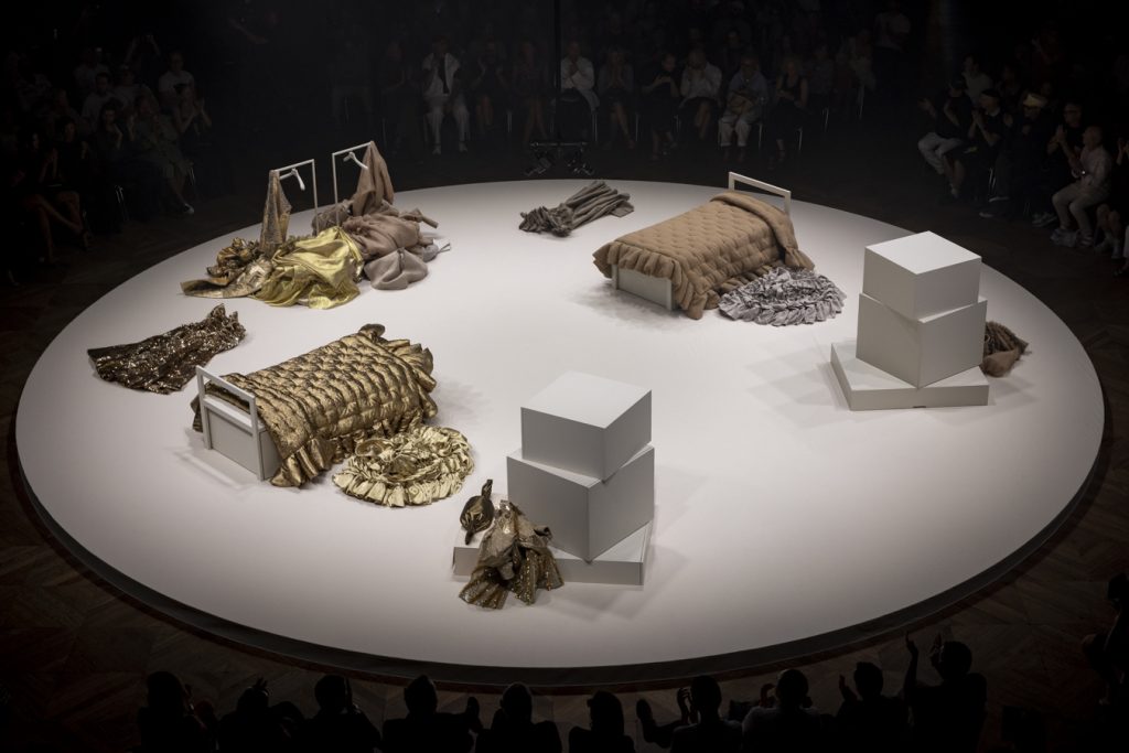 OBO_VIKTOR&amp;ROLF_HC FW26:27_PALAIS BRONGNIART_JULY 26_STEPHANE DEROUSSENT_INSTA_12