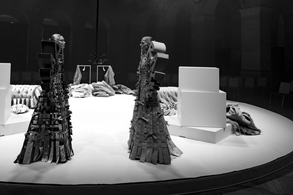 OBO_VIKTOR&amp;ROLF_HC FW26:27_PALAIS BRONGNIART_JULY 26_STEPHANE DEROUSSENT_INSTA_47