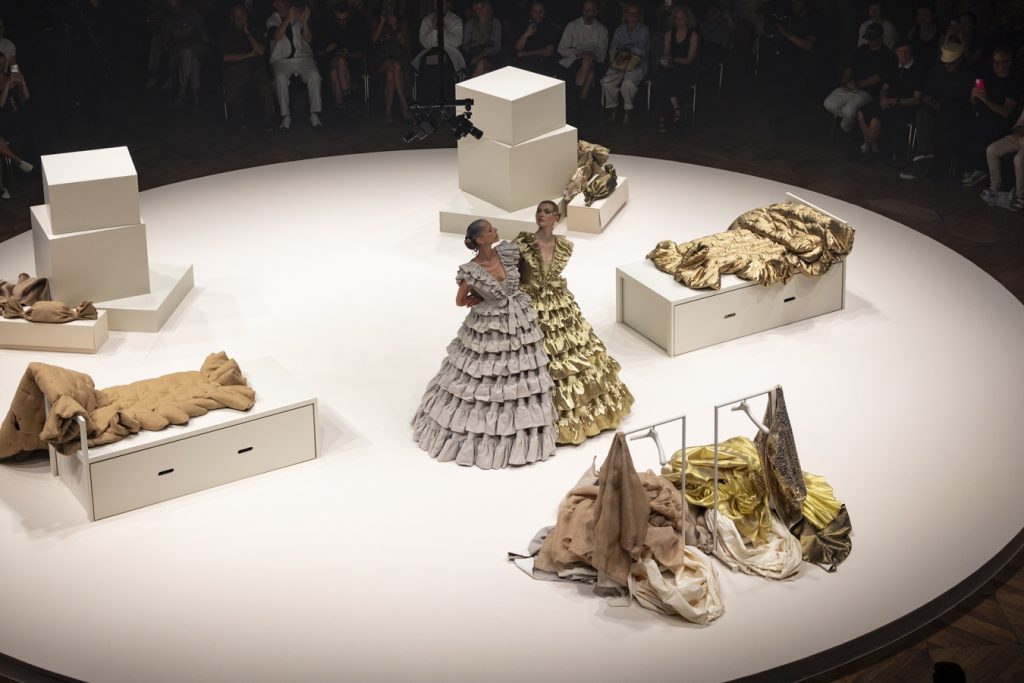 OBO_VIKTOR&amp;ROLF_HC FW26:27_PALAIS BRONGNIART_JULY 26_STEPHANE DEROUSSENT_INSTA_87